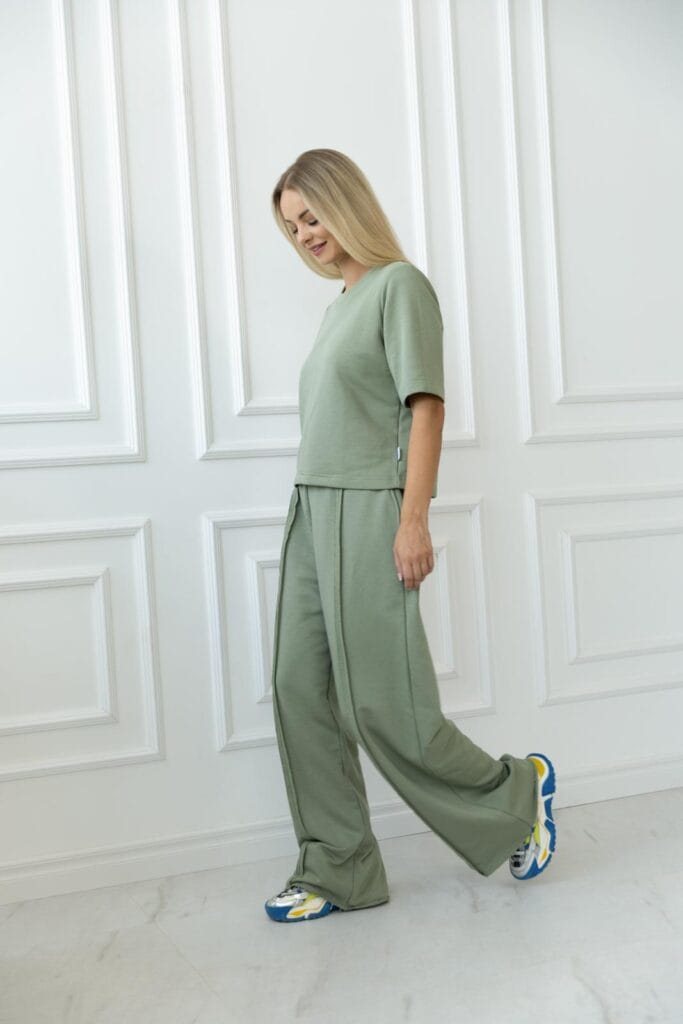 LAISVALAIKIO KOSTIUMAS MOTERIMS