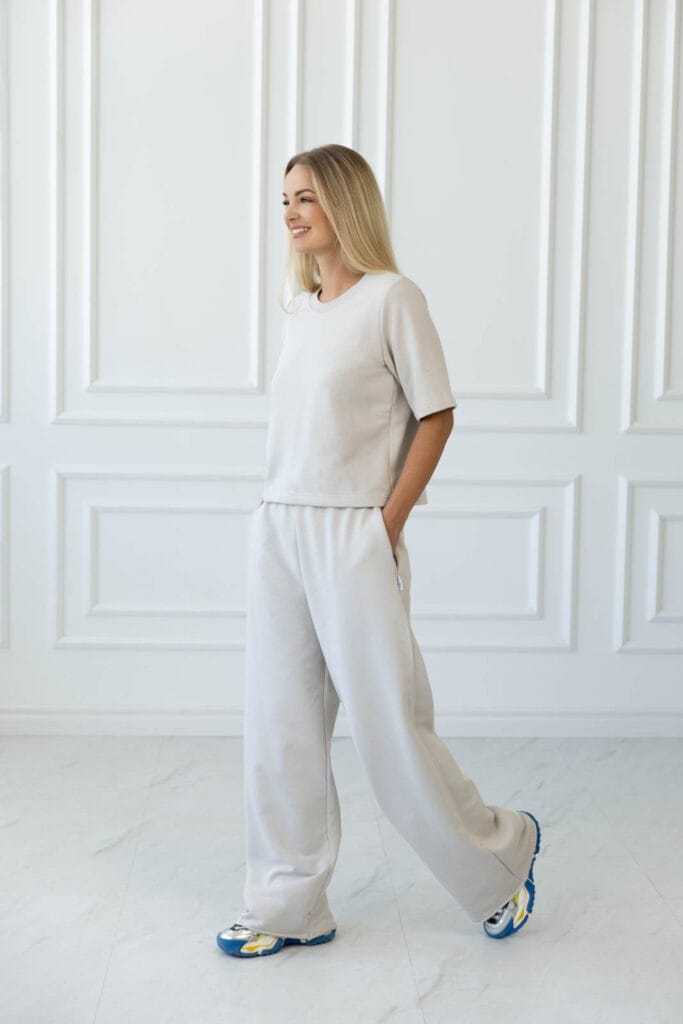 LAISVALAIKIO KOSTIUMĖLIS MOTERIMS