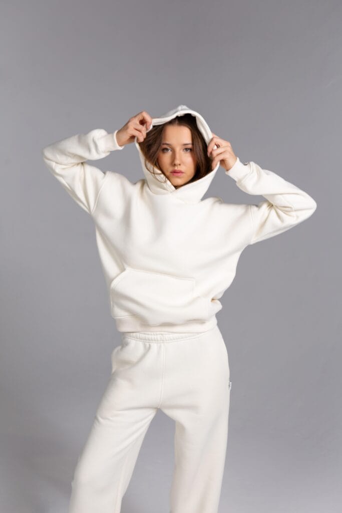 COZY HOODIE AIINA džemperis su gobtuvu