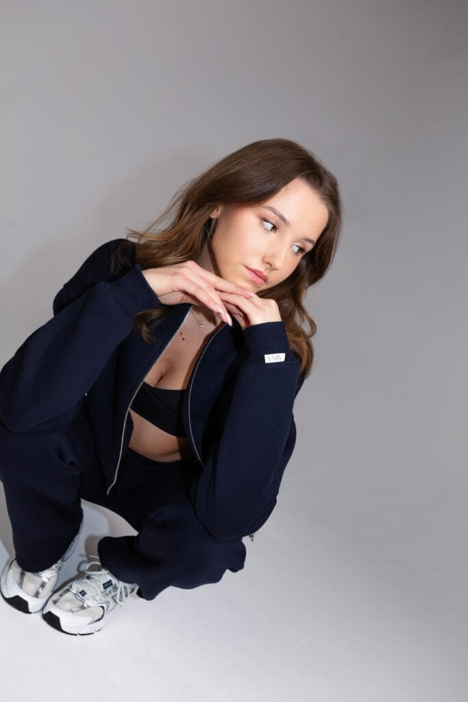 AIINA ZIP laisvalaikio džemperis mėlynos spalvos