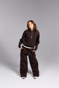 Šokoladinis POLO džemperis lietuvių gamybos