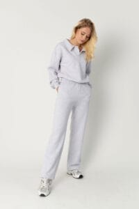 LAISVALAIKIO KOSTIUMĖLIS POLO APYKAKLE