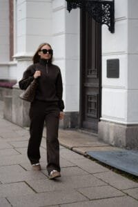 AIINA TIESIOS KELNĖS 2IN1